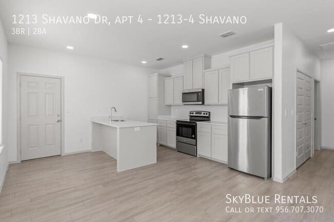 Building Photo - 1213 Shavano Dr