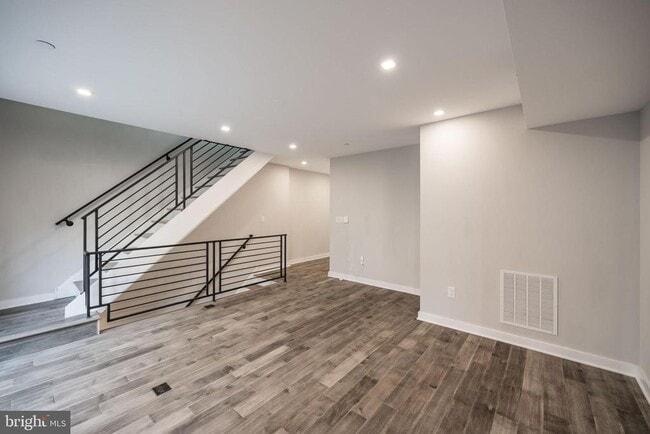 Building Photo - 1442 Hope St