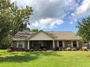 Building Photo - 129 Old Angleton Rd