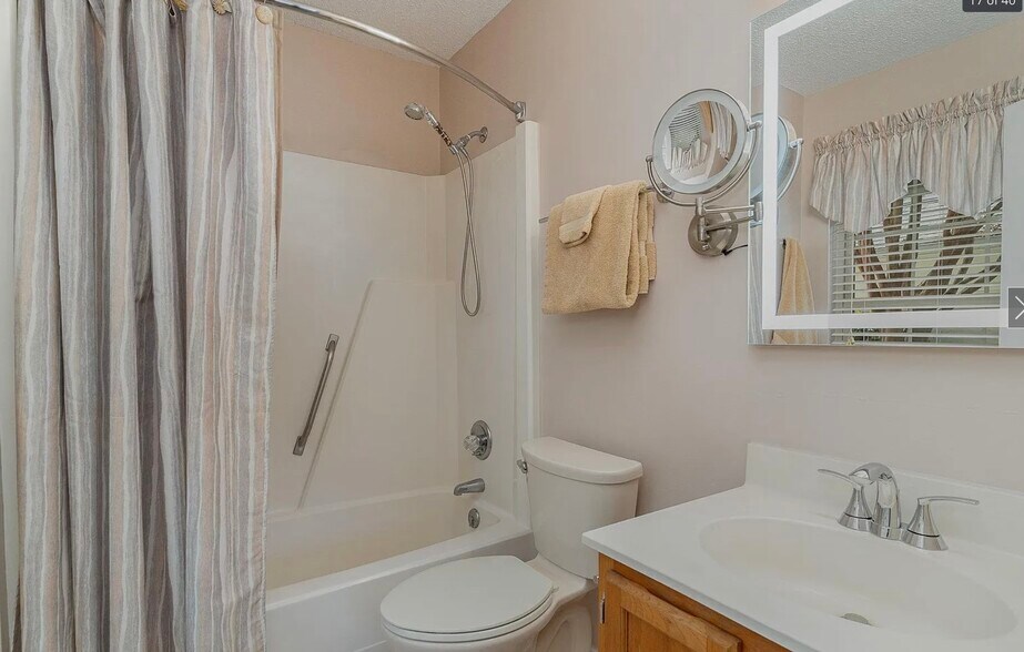 Building Photo - 203 Lyons Cove Dr