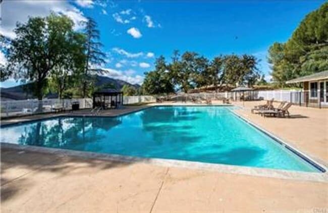 Building Photo - Stunning END-UNIT 3-bedroom condominium located in Agoura Hills
