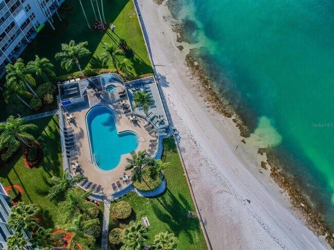 Building Photo - 5701 Bahia Del Mar Cir N