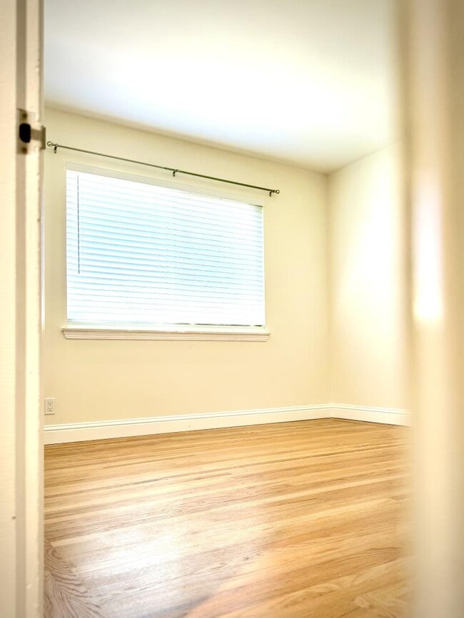 Building Photo - 673 Georgia Ave