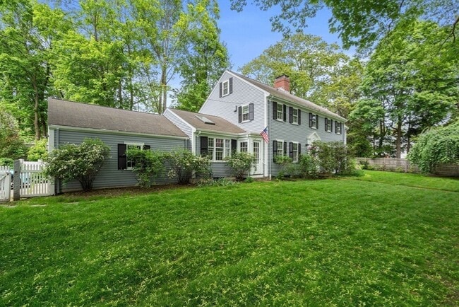Building Photo - 205 Brattle St