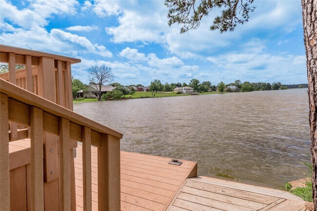 Building Photo - 208 Waters Edge