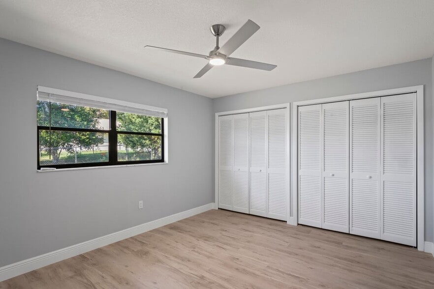 Building Photo - 8312 Roxboro Dr