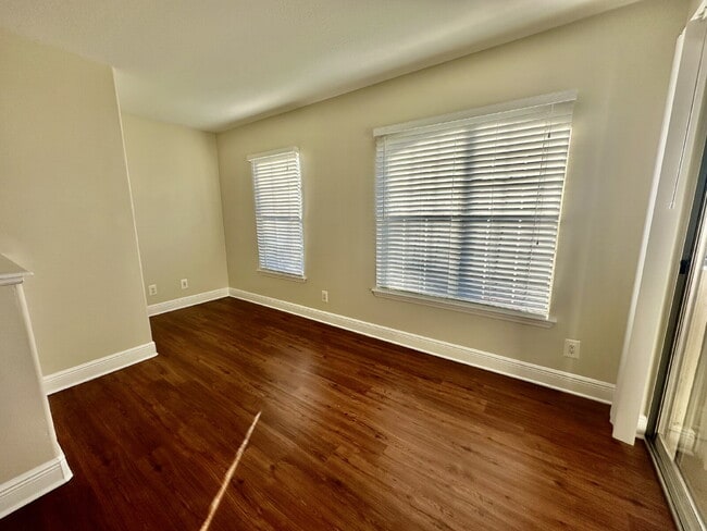 Building Photo - One Bedroom Renovated Condo at Plantation Point!