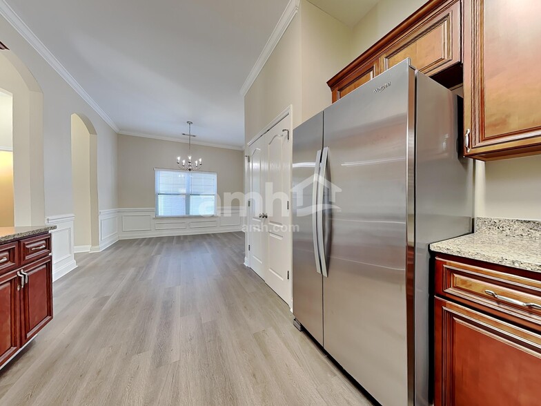 Building Photo - 515 Flat Rock Ter