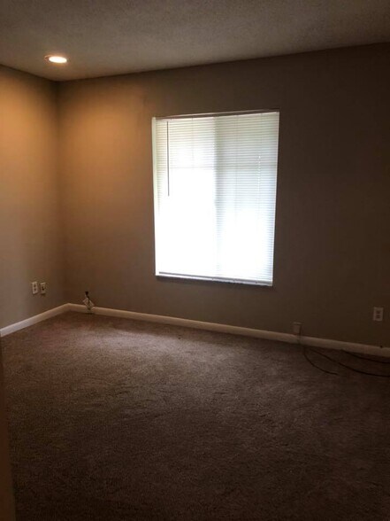 Building Photo - 5433 Brookswood Way