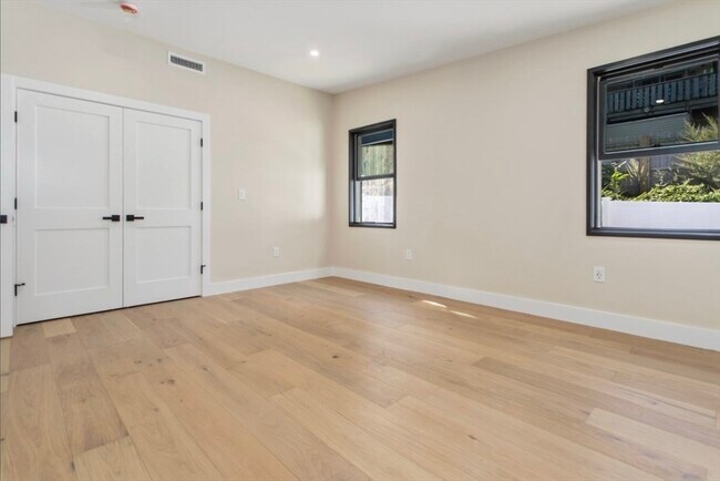 Building Photo - 57 Bellingham Ave