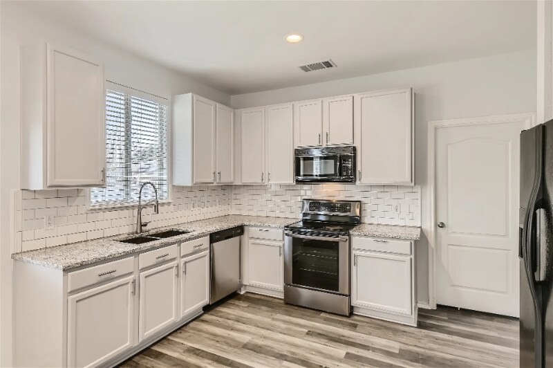 Building Photo - 1104 Canoe Cove