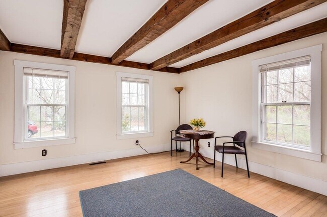 Building Photo - 5 McDaniel Rd