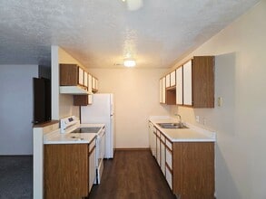 Building Photo - 4873 Marshall Dr