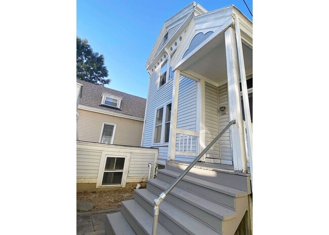 Building Photo - 114 W Nixon St