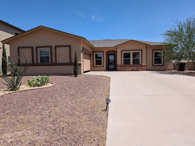 Primary Photo - 5604 New Castle Ct