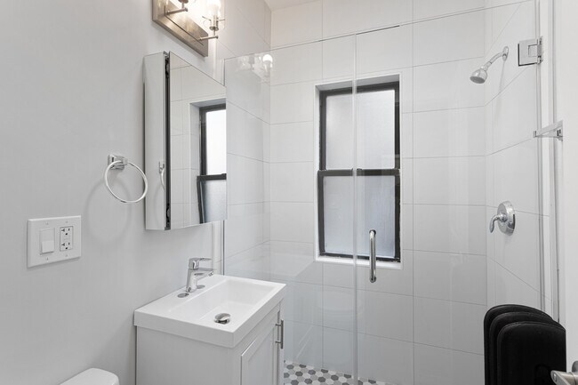 Building Photo - 1651 W Jonquil Terrace