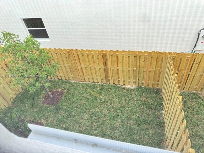 Building Photo - 2527 SE 29th St