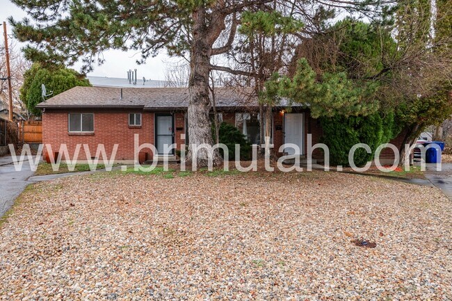 Building Photo - 3953-3955 Alberly Way