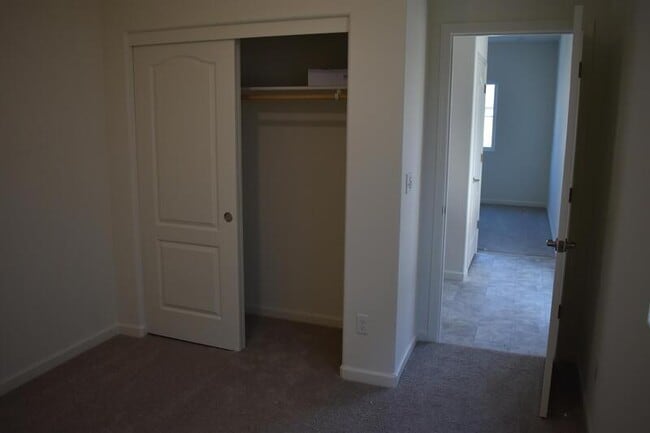 Building Photo - 4284 Lasalle Dr
