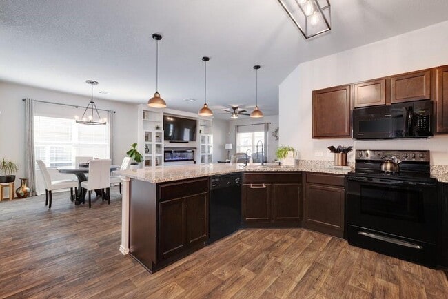 Building Photo - 5808 Ronee Leah Dr