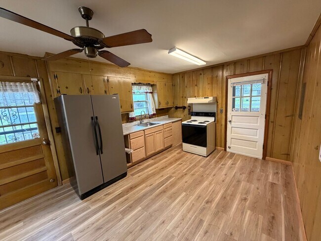 Building Photo - Charming 3 Bed 1 Bath Home in Murfreesboro