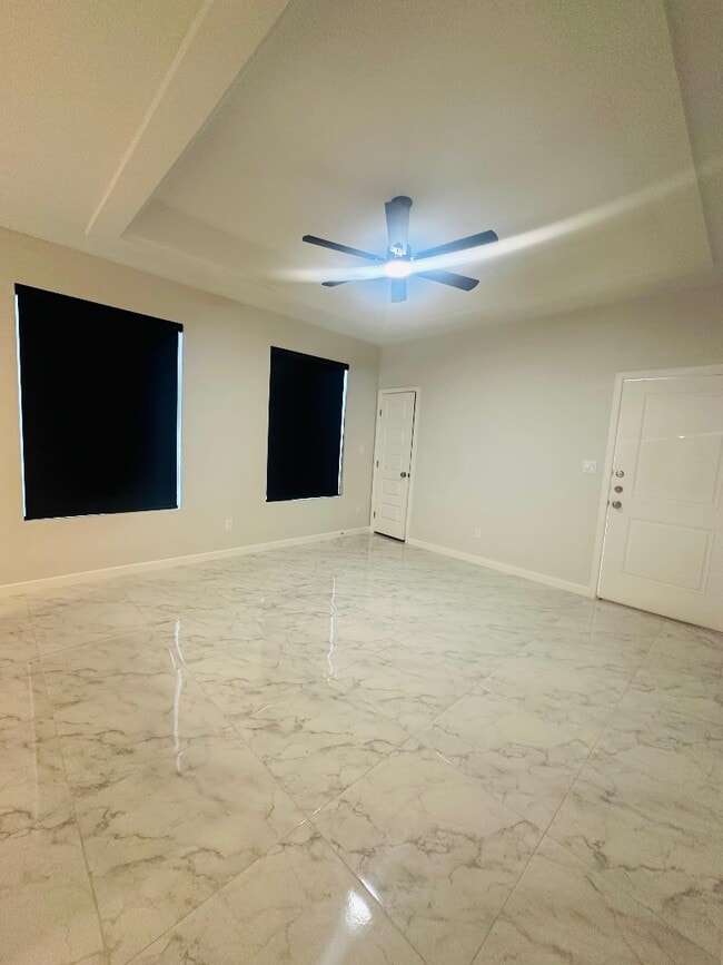 Building Photo - 2012 Selena St