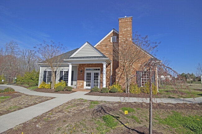 Building Photo - Liberty Crossing