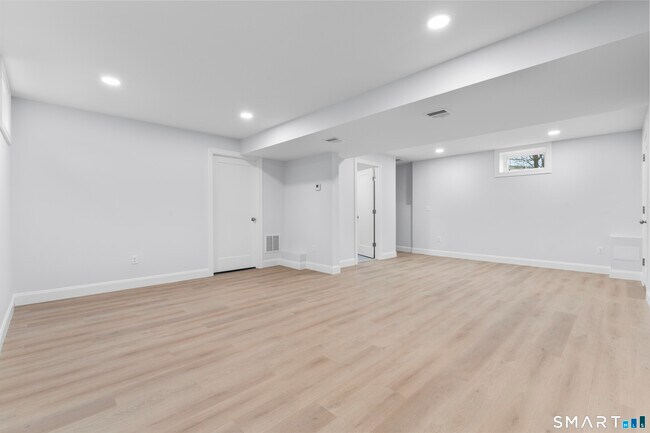 Building Photo - 183 Vesper St