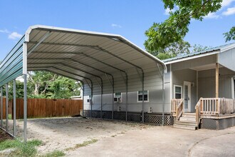 Building Photo - 112 Queenswood Dr