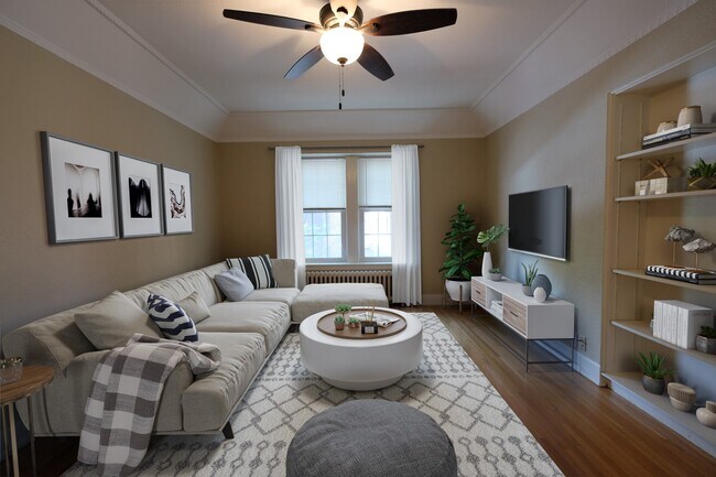 Building Photo - The Granada