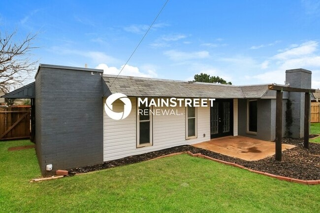 Building Photo - 3 Bedroom Pet-Friendly Home in Oklahoma City, OK with Main Street Renewal