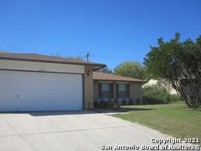 Building Photo - 3219 Meadow Dr