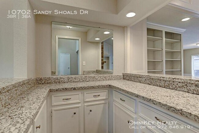 Building Photo - 10702 Sandy Shoals Dr