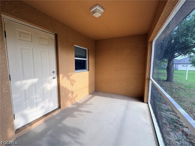 Building Photo - 3824 SW 8th Pl