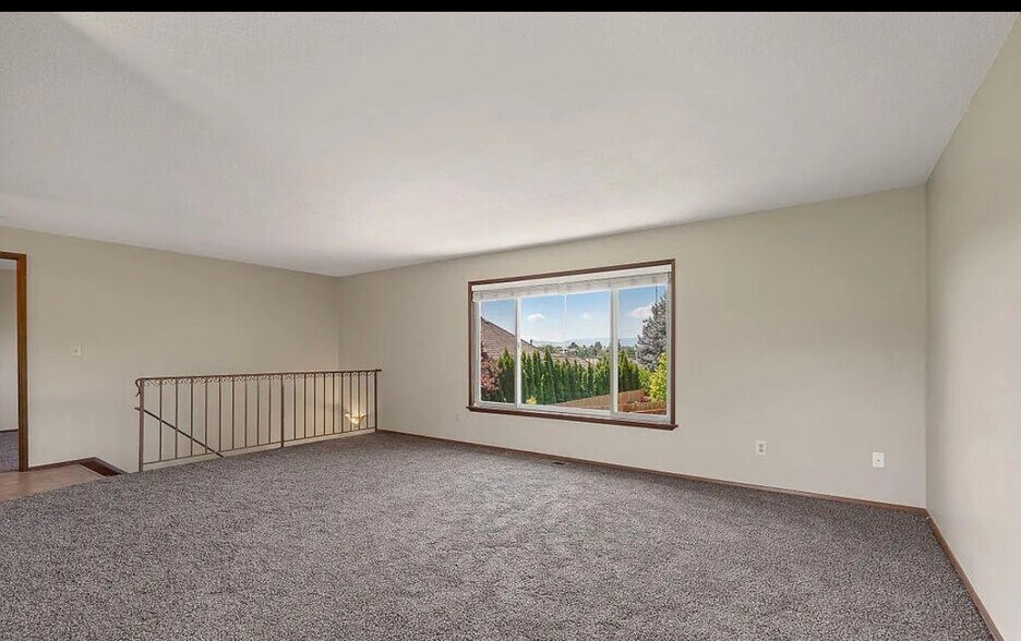 Building Photo - 206 N 72nd Ave