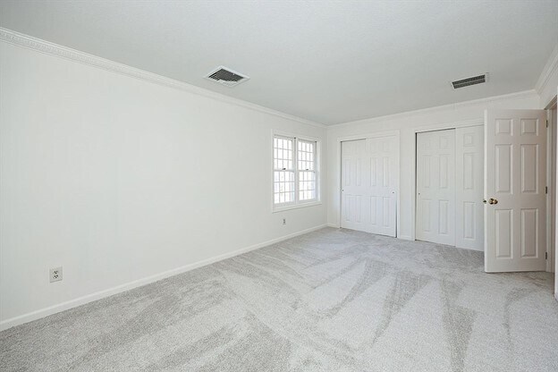 Building Photo - 11 Laurelwood Dr