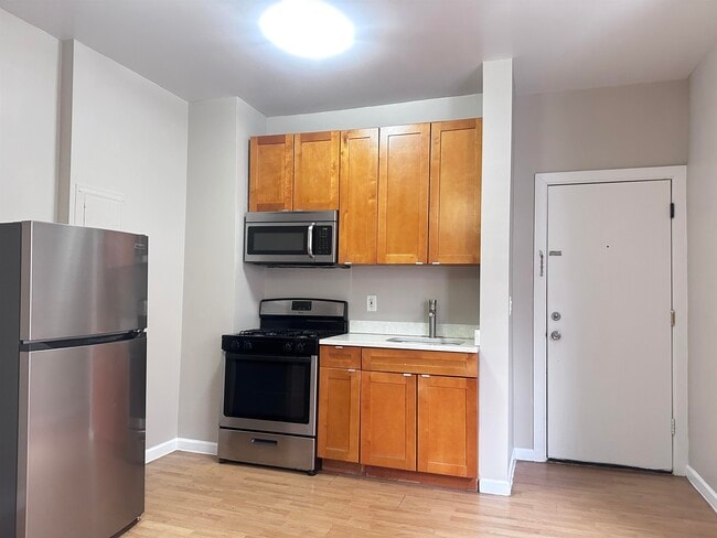 Building Photo - 160 Vroom St