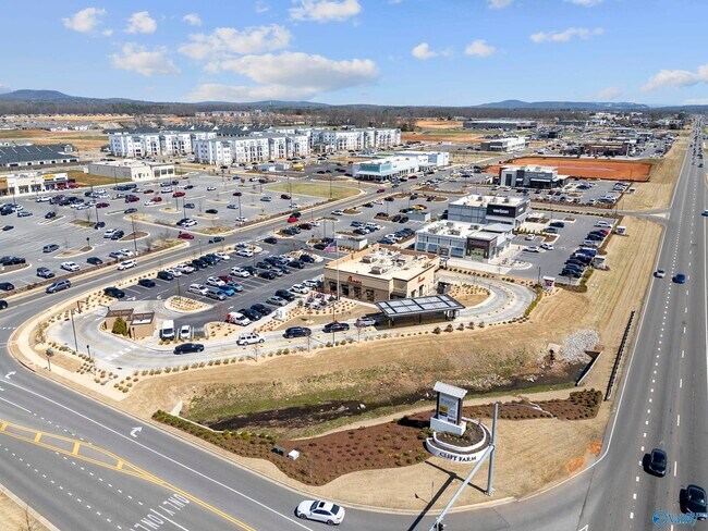 Building Photo - 206 Osceola Cir