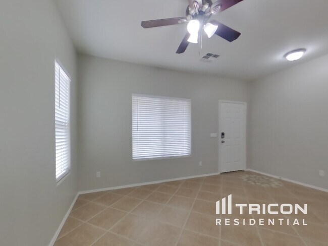 Building Photo - 15458 W Mercer Ln