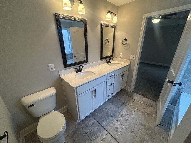 Building Photo - 1176 Elizabeth Ln