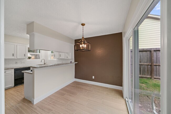 Building Photo - 15034 Rose Valley Dr