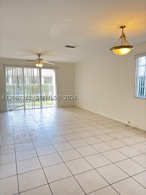 Building Photo - 677 NW 42nd Ave