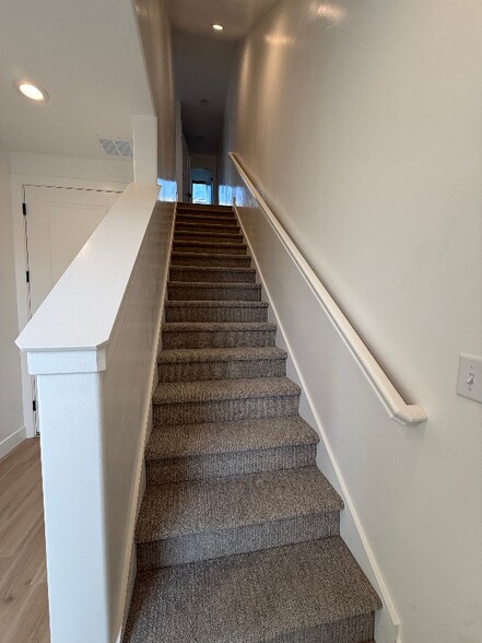 Building Photo - 43 N 100 E