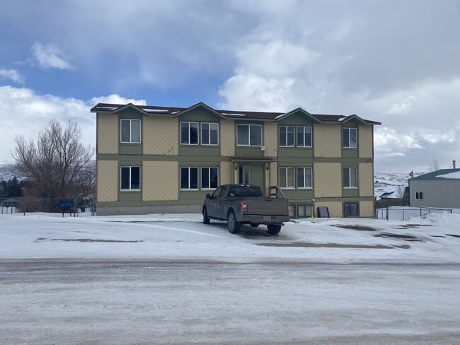 Building Photo - 1422 9th W Ave