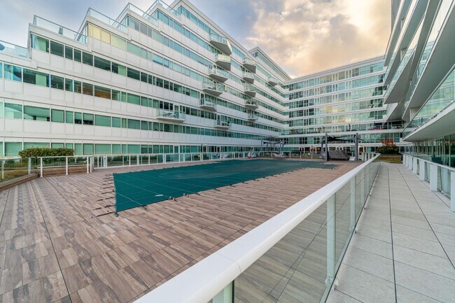 Building Photo - 800 Ave at Port Imperial