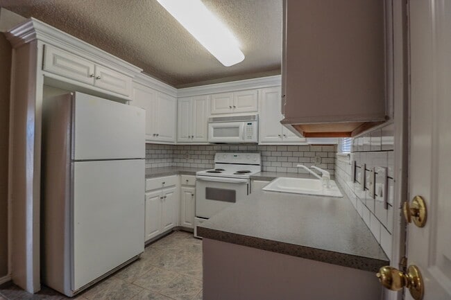 Building Photo - 6716 4th St