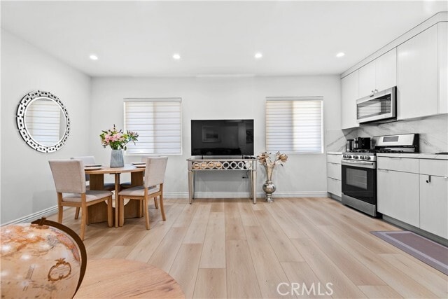 Building Photo - 6712 Ventura Canyon Ave