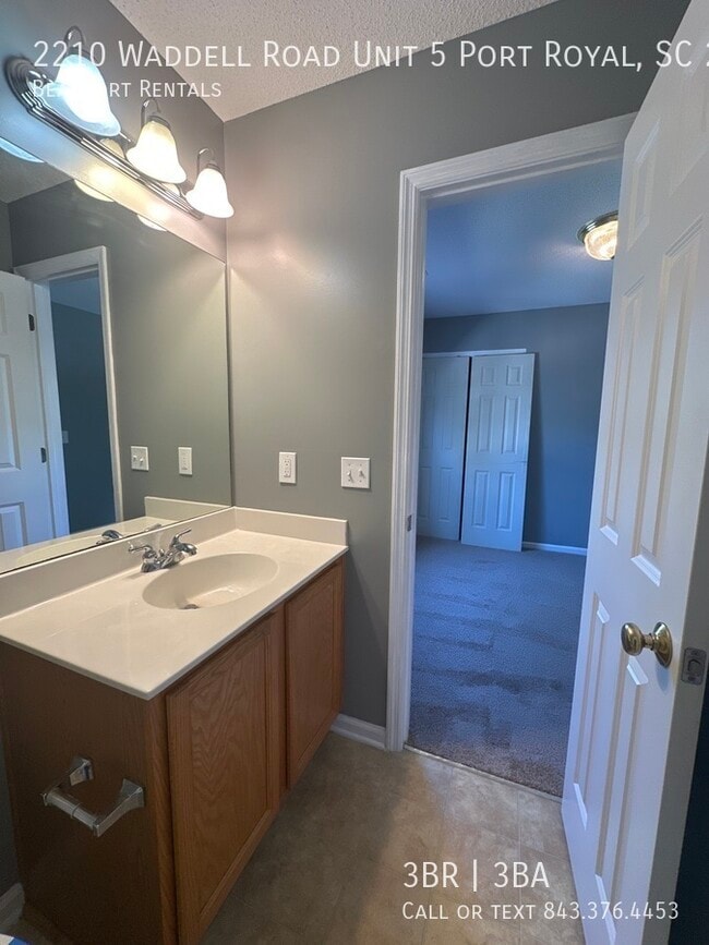 Building Photo - 2210 Waddell Road Unit 5 Port