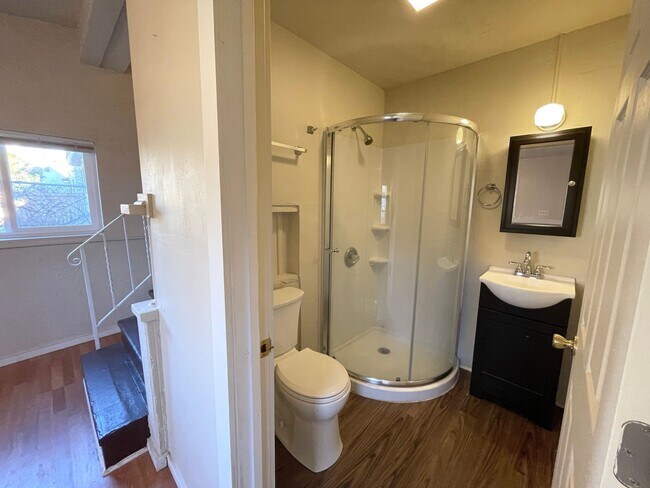Building Photo - Spacious Boise Duplex with Outdoor Space and Basement Storage