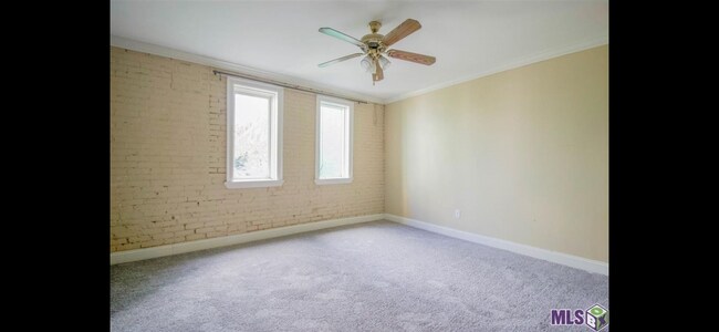 Building Photo - 2BR 2BA 3rd Street Downtown